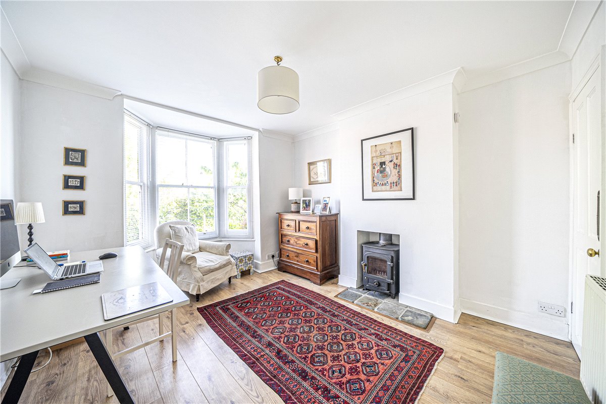 3 bedroom House, Elm Road, Winchester, SO22 - Sold, Image 2