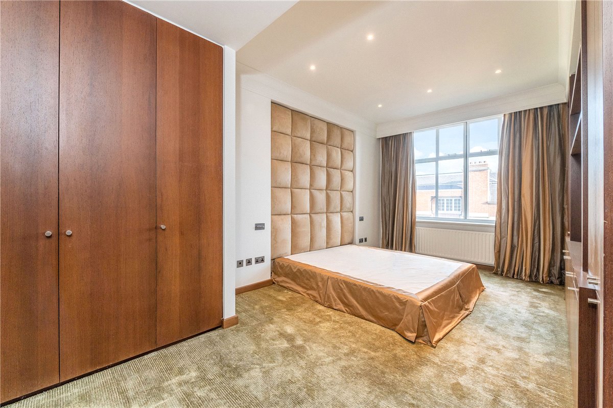 3 bedroom Flat, Grosvenor Square, Mayfair, W1K - Available, Image 9