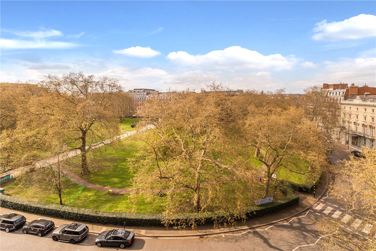3 bedroom Flat, Grosvenor Square, Mayfair, W1K - Available, Image 9