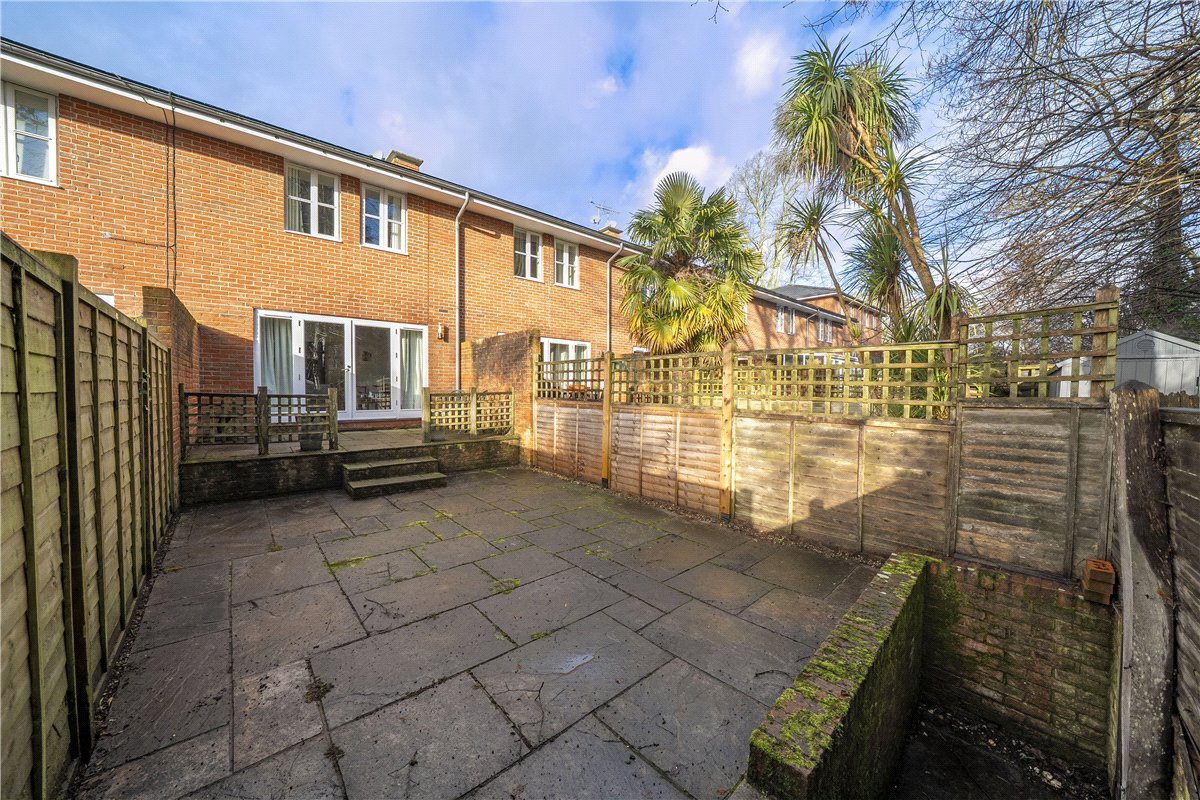 2 bedroom House, Grange Close, Winchester, SO23 - Sold, Image 2