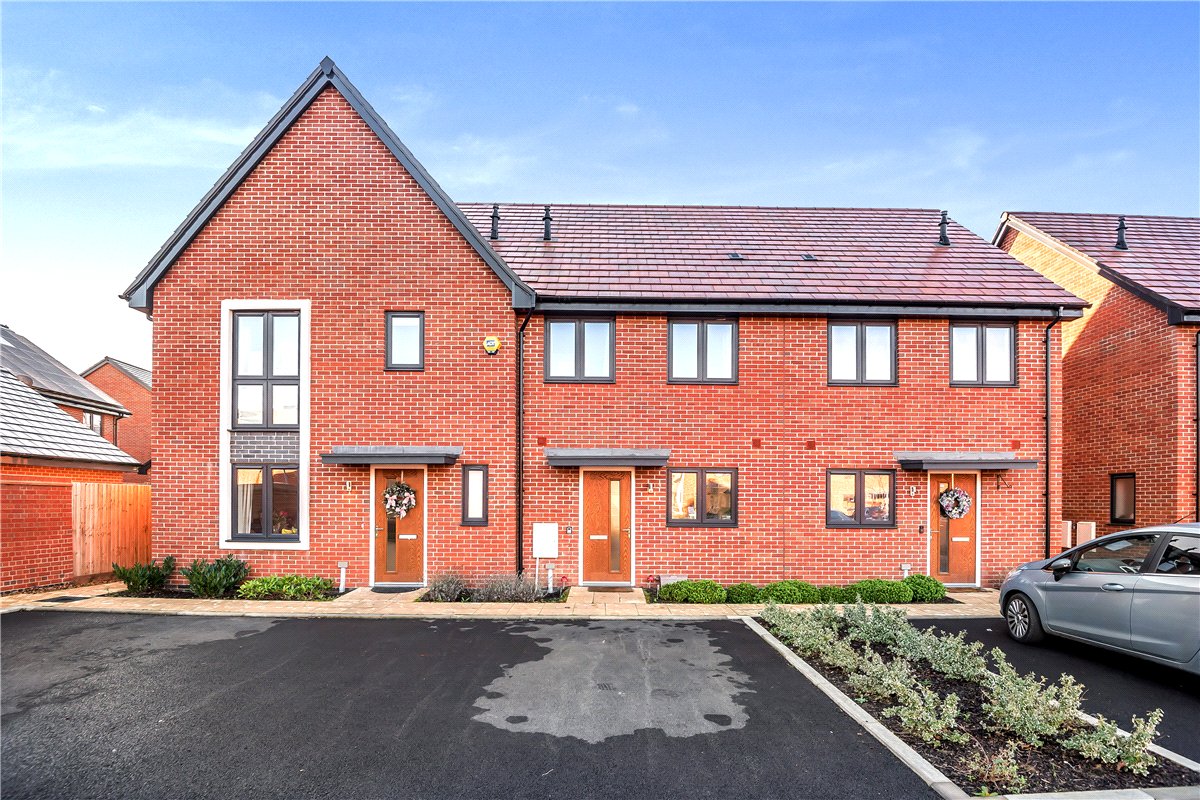2 bedroom House, Brawn Grove, Glebe Farm, MK17 - 
