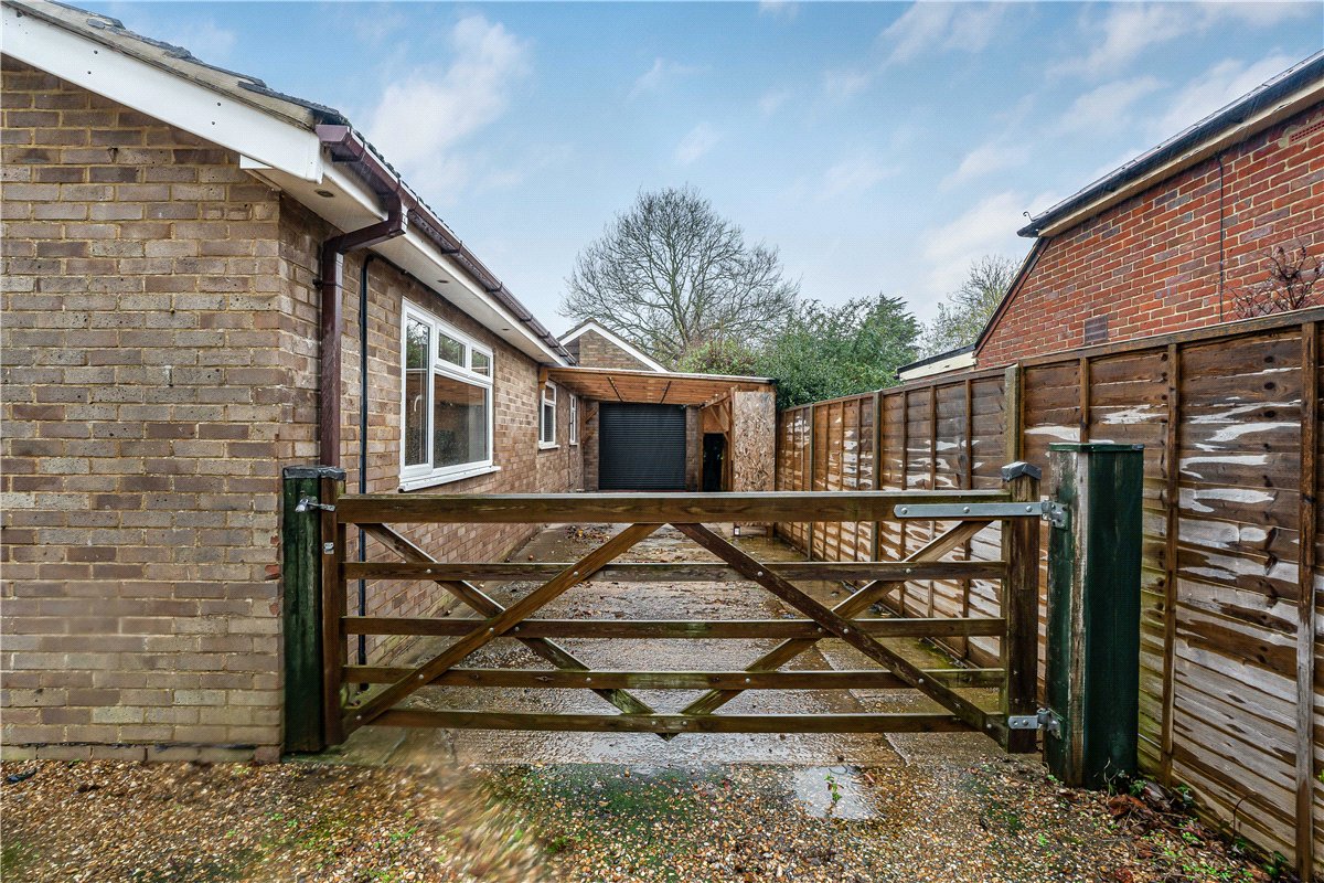 3 bedroom Bungalow, Nash Lee Lane, Wendover, HP22 - Available, Image 14