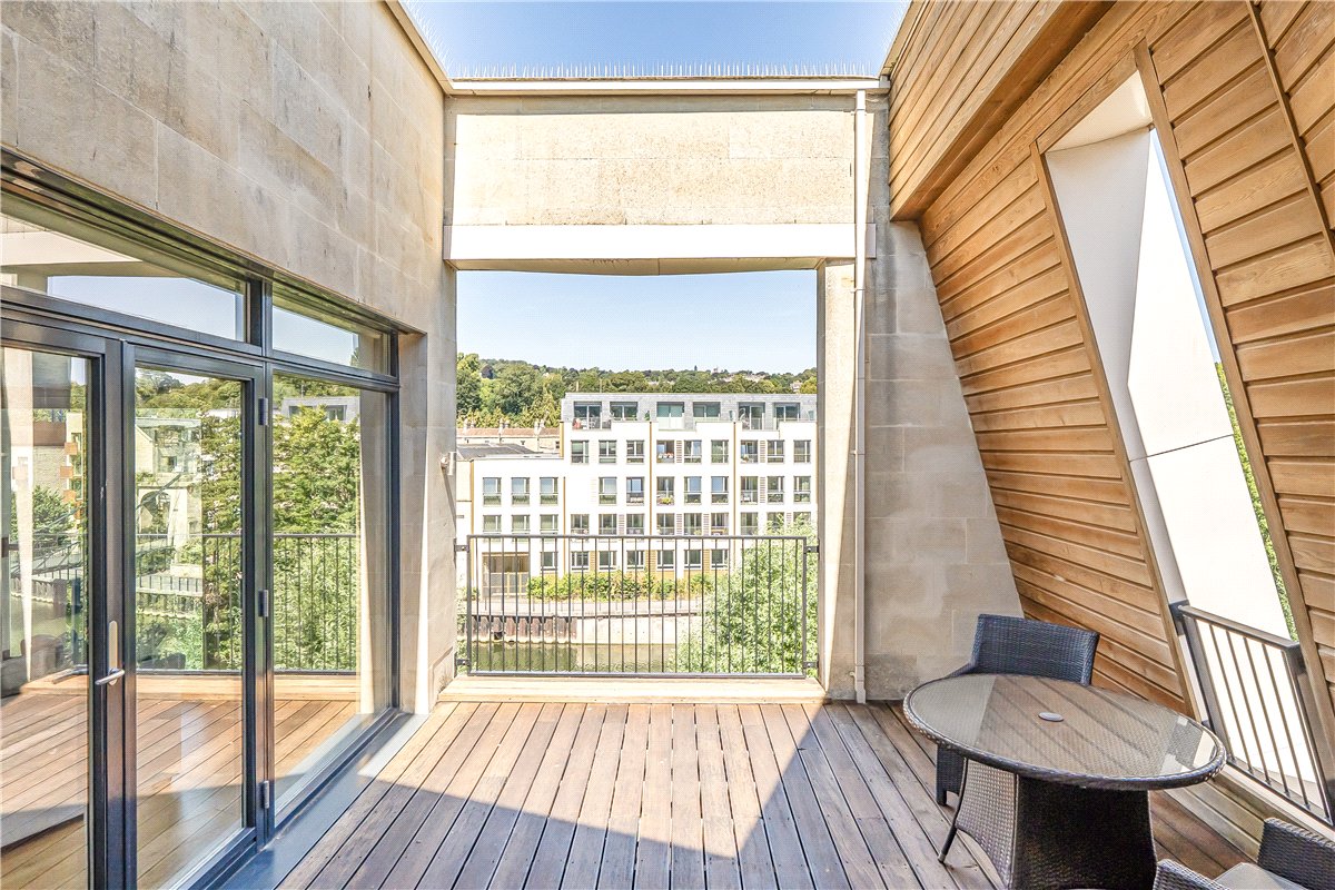 2 bedroom Flat, Western Terrace, Victoria Bridge Road, BA2 - Available, Image 5
