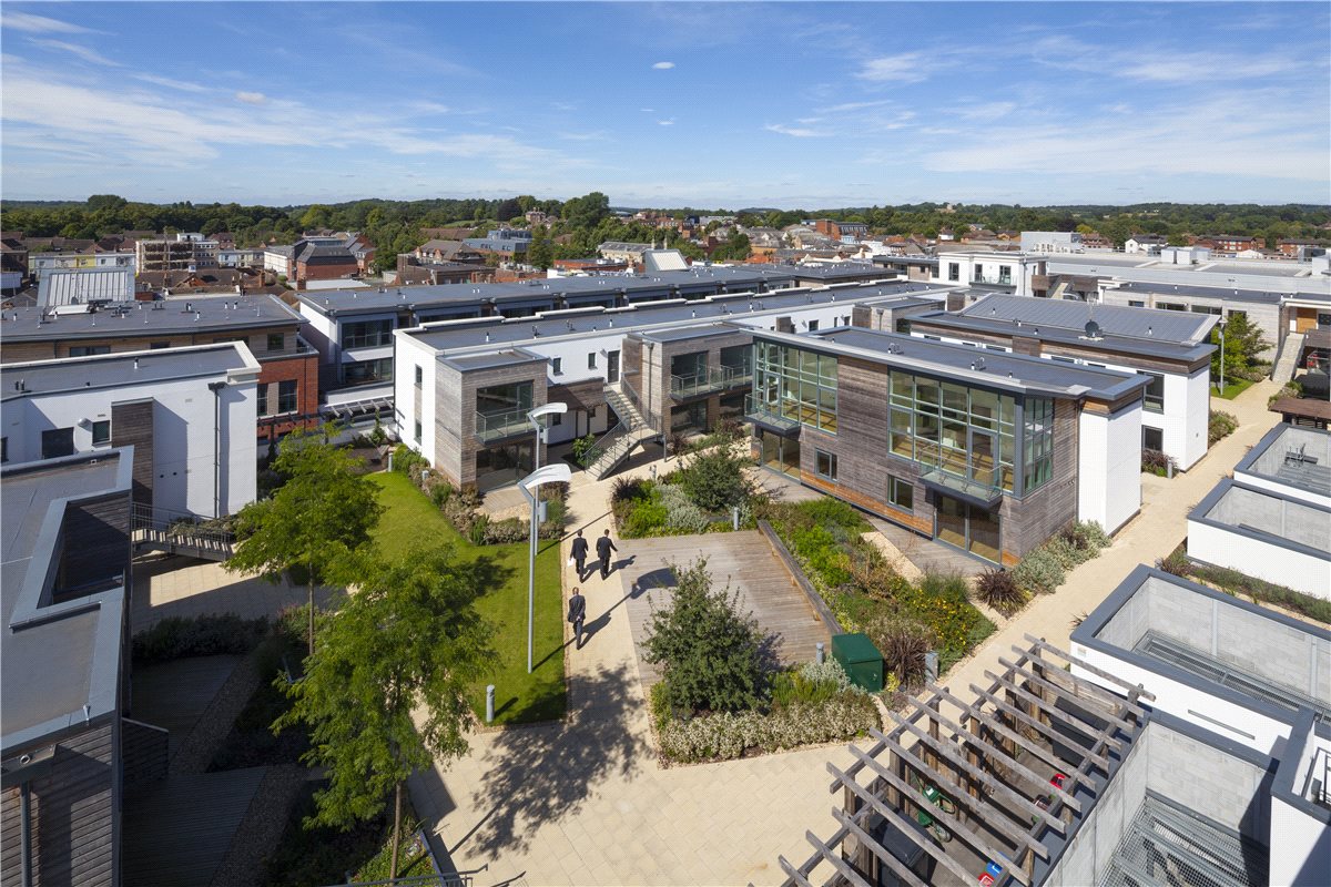 2 bedroom Flat, Park Way, Newbury, RG14 - , Image 7