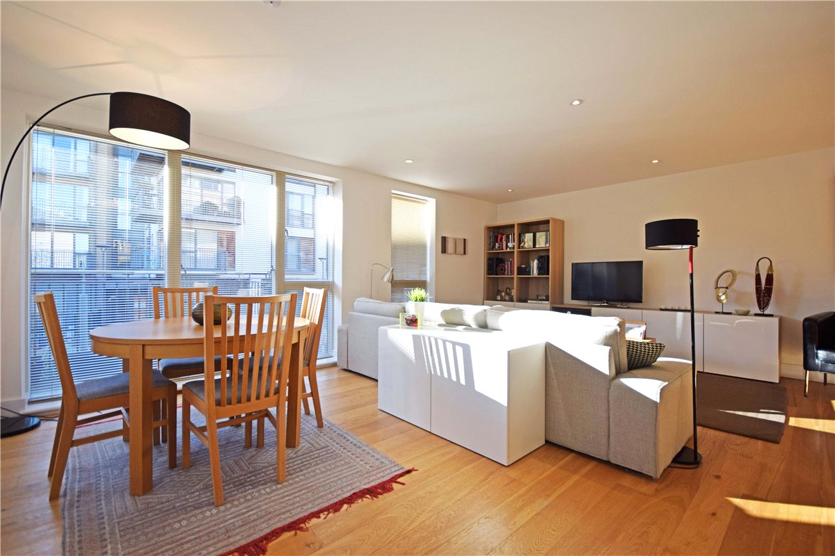 2 bedroom Flat, Newton Court, Kingsley Walk, CB5 - Available, Image 8