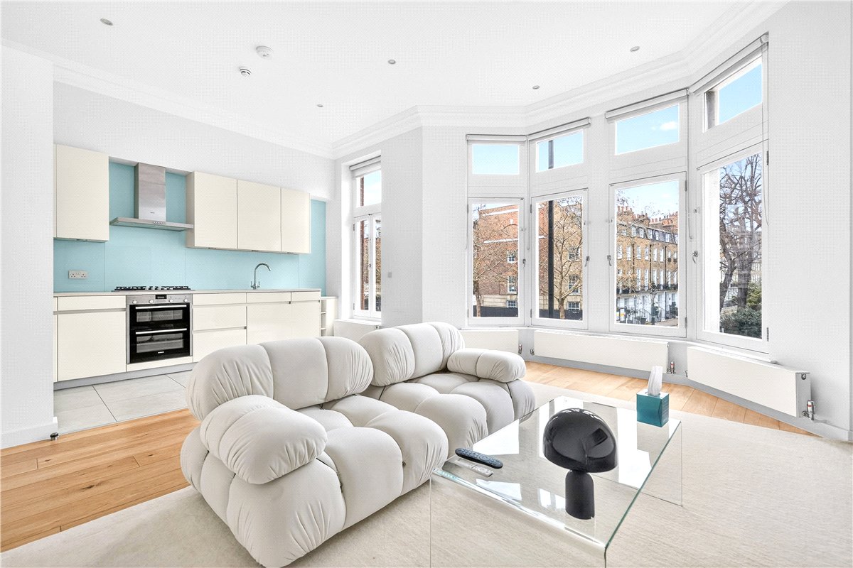 1 bedroom Flat, Brompton Road, Knightsbridge, SW3 - Available