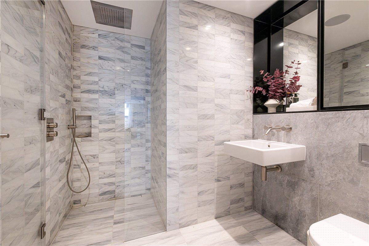 3 bedroom Flat, Cork Street, Mayfair, W1S - Available, Image 17