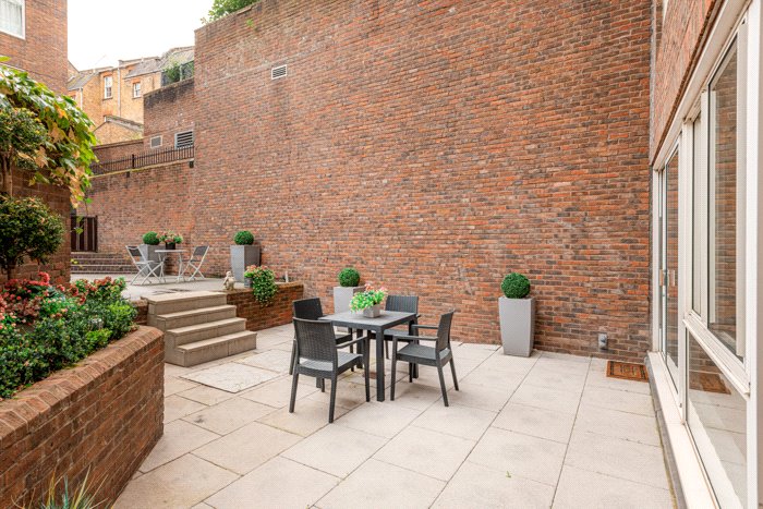 2 bedroom Maisonette, Ebury Street, Belgravia, SW1W - Let Agreed, Image 1