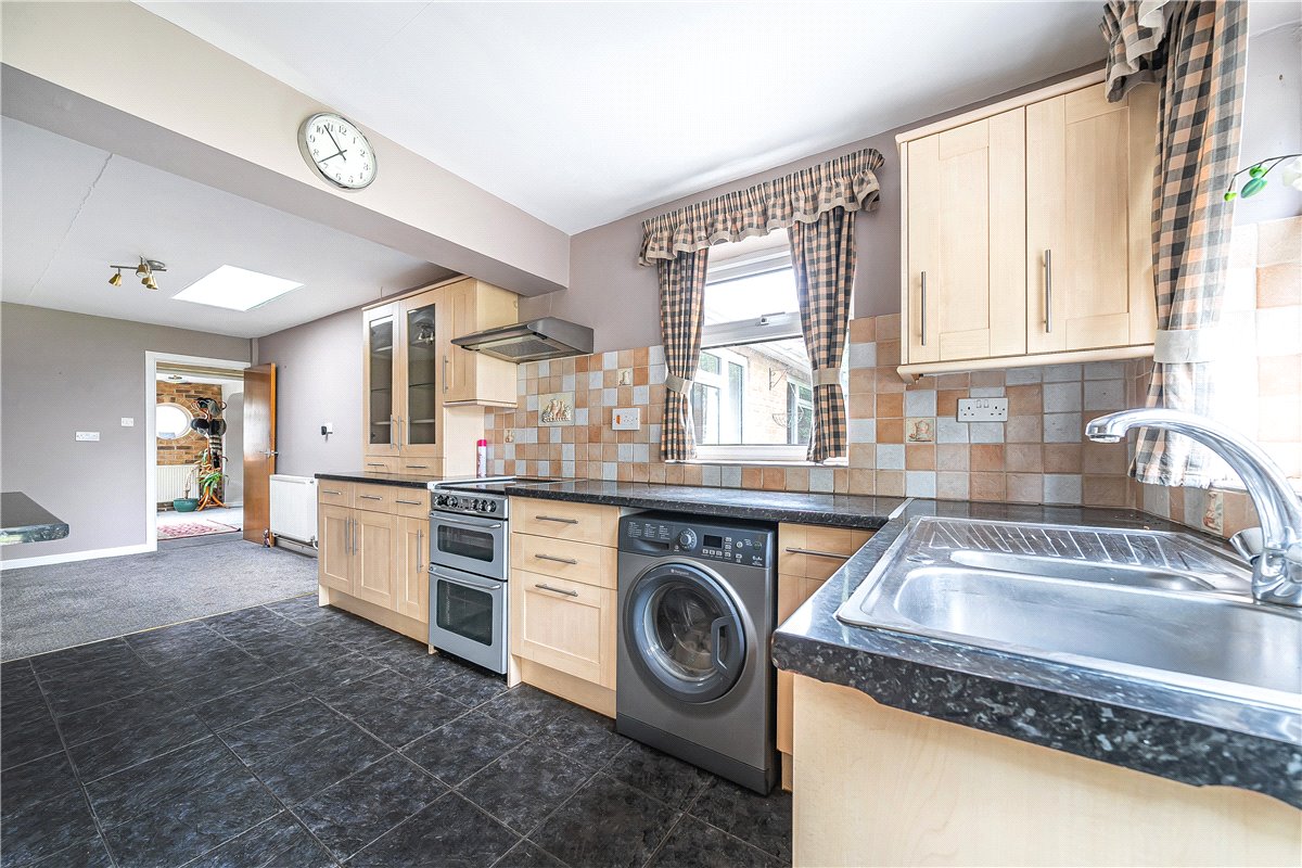 4 bedroom Bungalow, High Street, Burbage, SN83AR - Sold, Image 20