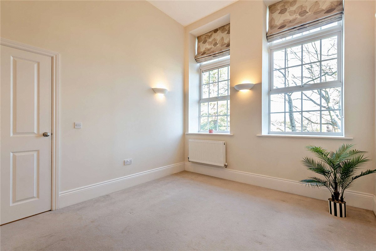 1 bedroom Flat, Ireland Drive, Newbury, RG14 - Available, Image 7