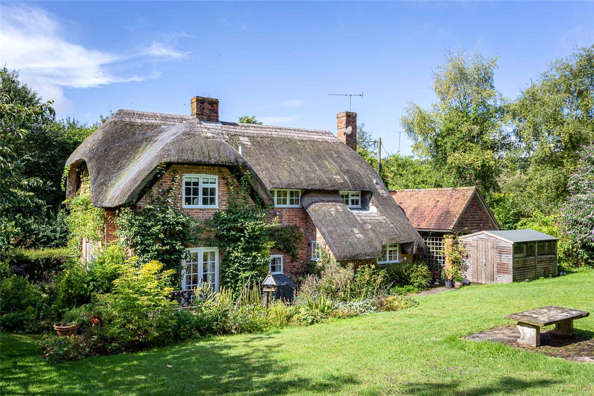 3 bedroom Cottage, Combe, Hungerford, RG17 - Let Agreed