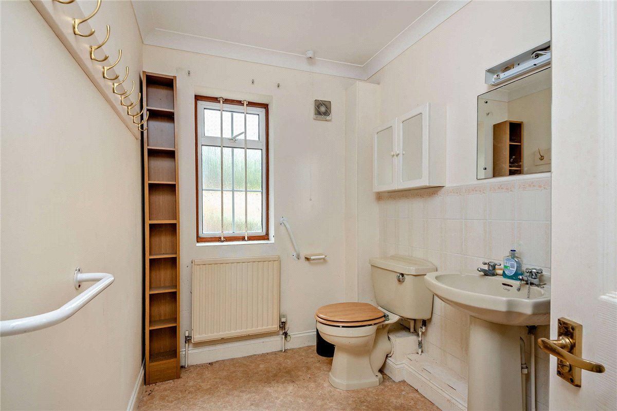 3 bedroom House, Wash Water, Newbury, RG20 - Available, Image 12