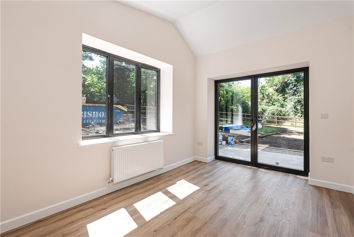 3 bedroom House, Hemel Hempstead Road, Redbourn, AL3 - Available, Image 2
