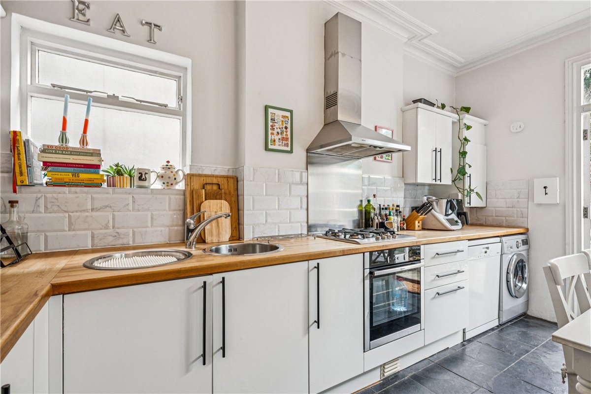 2 bedroom Flat, Louisville Road, London, SW17 - Available, Image 3