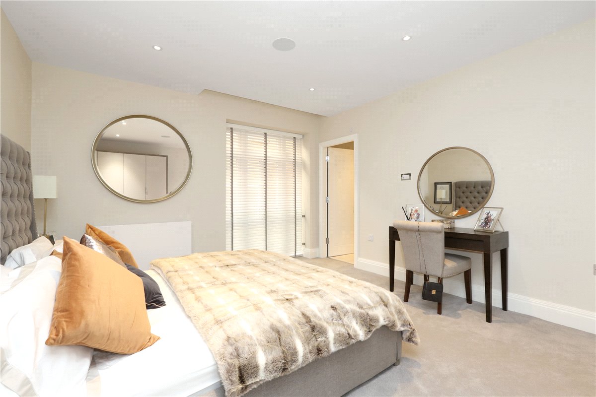 2 bedroom Flat, Bell Yard, Strand, WC2A - Available, Image 1