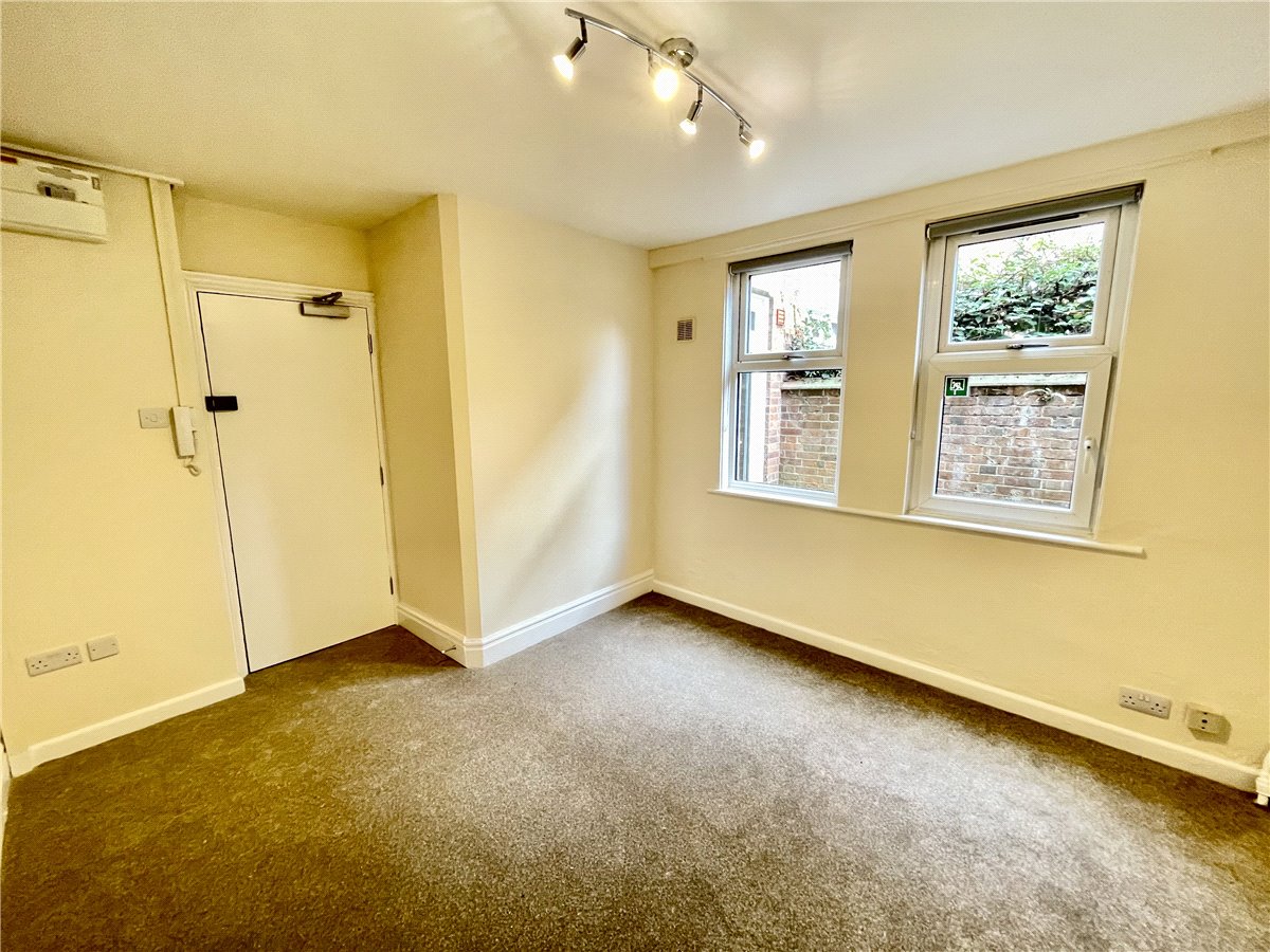 1 bedroom Flat, Cowley Road, Oxford, OX4 - , Image 2