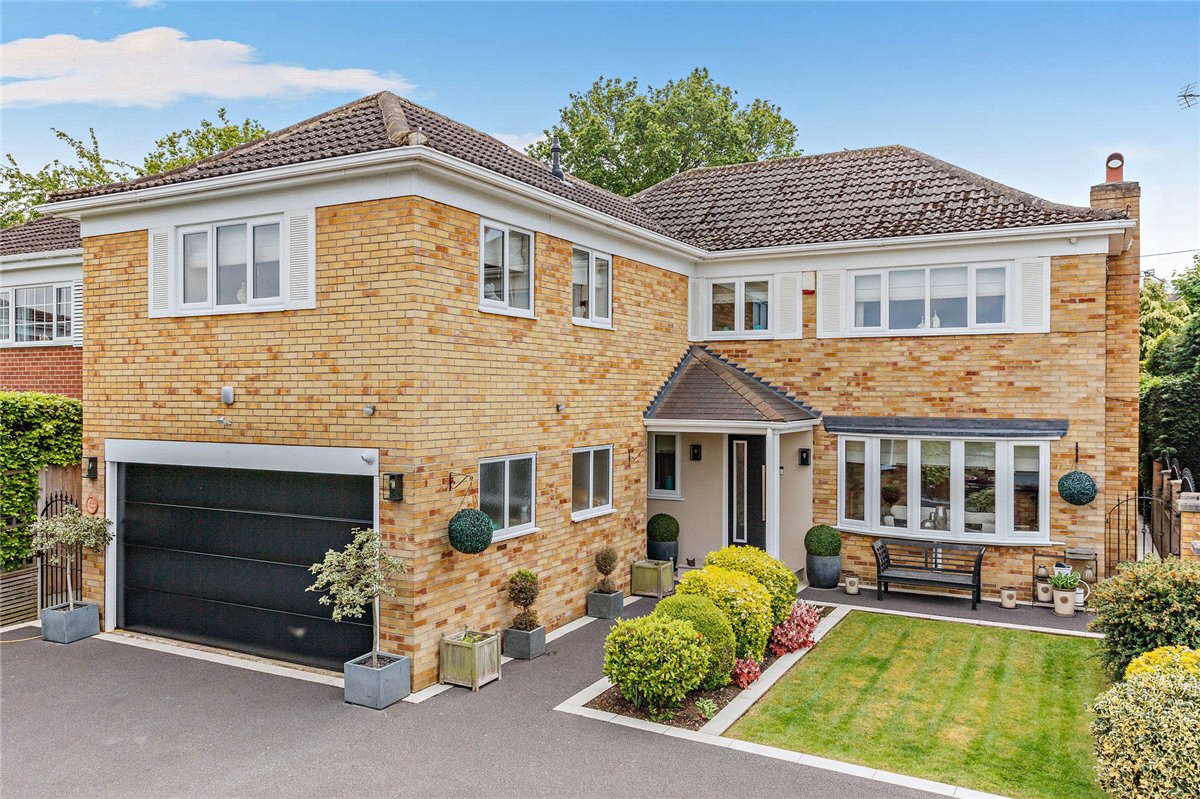 4 bedroom House, Walton Station Lane, Wakefield, WF2 - Available