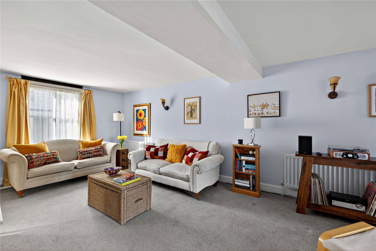 4 bedroom House, George Street, Kingsclere, RG20 - Available, Image 3