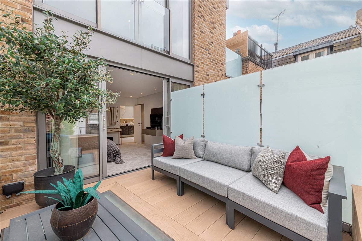 3 bedroom Maisonette, South Molton Street, Mayfair, W1K - Available, Image 18