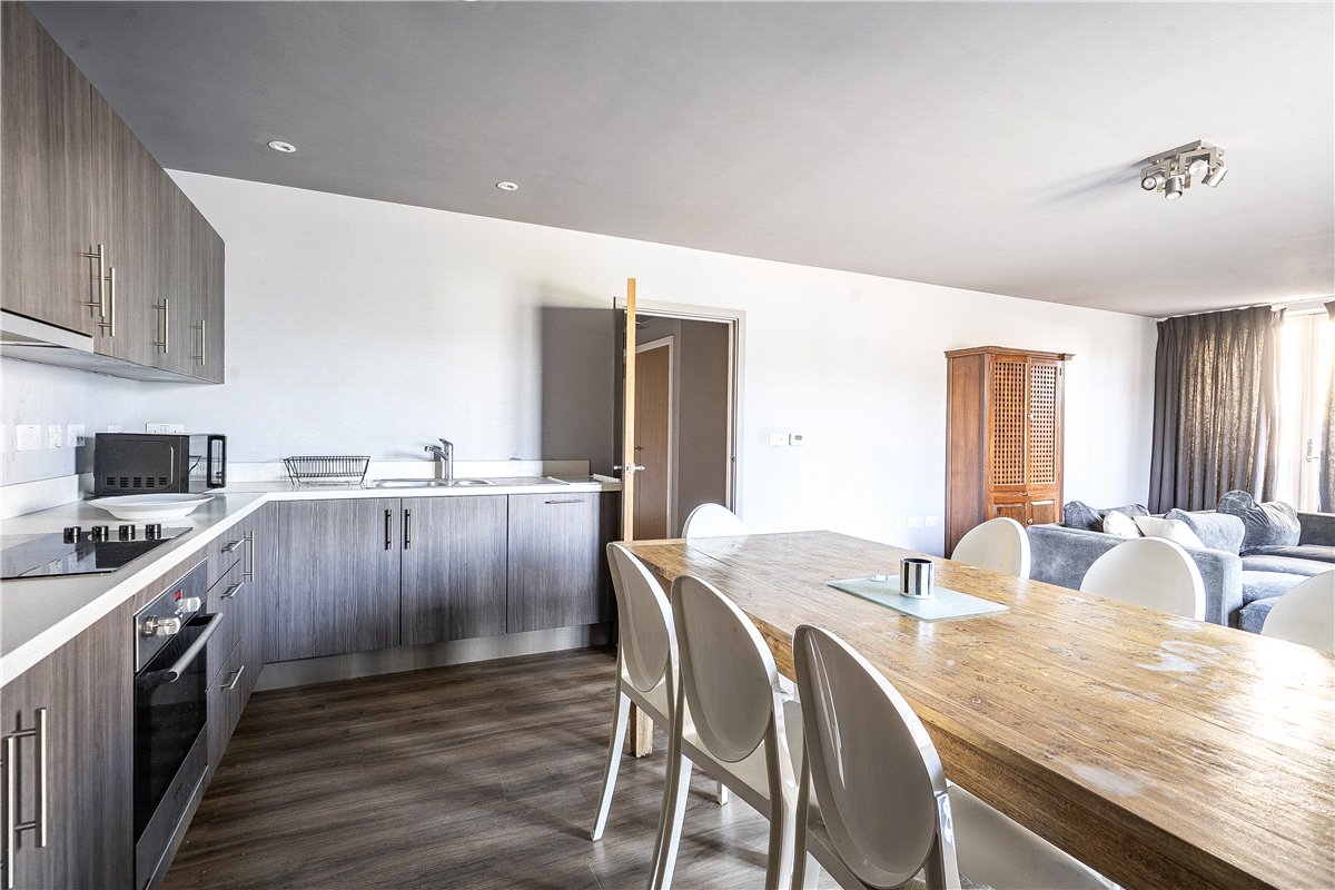 2 bedroom Flat, Percy Terrace, Bath, BA2 - Available, Image 3