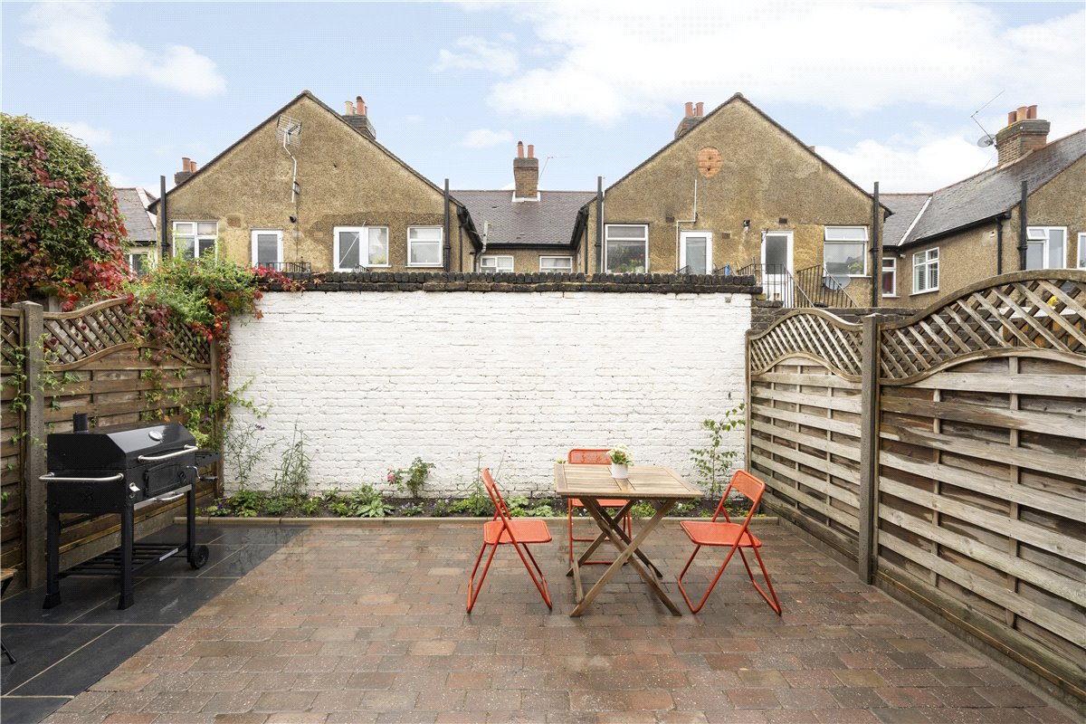 2 bedroom Maisonette, Boundary Road, London, SW19 - Sold, Image 6