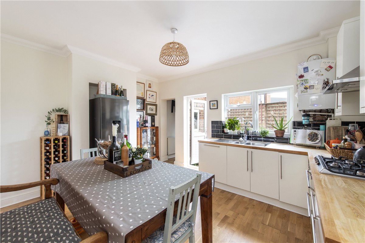 2 bedroom House, Lydden Grove, London, SW18 - Sold