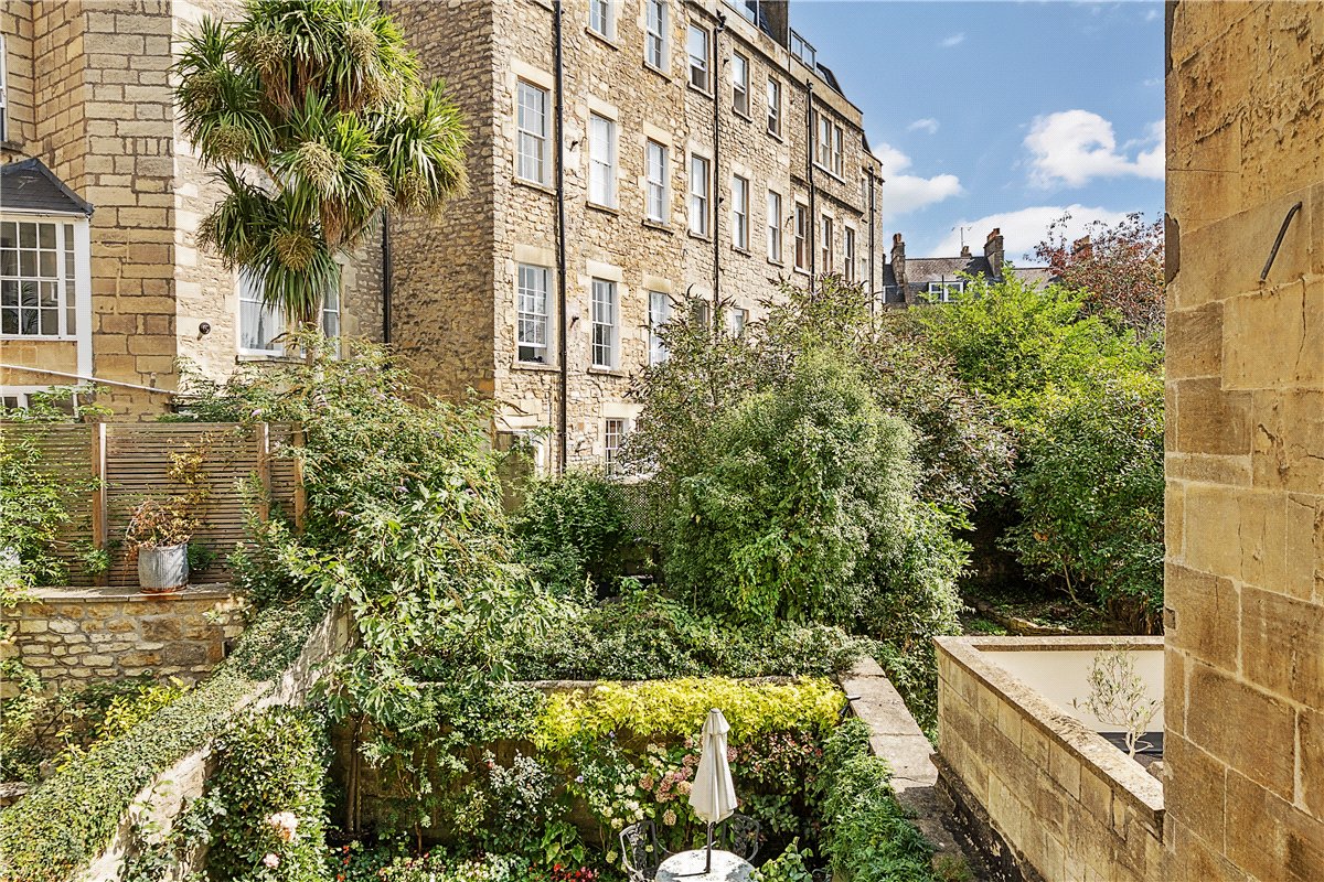 1 bedroom Flat, Russell Street, Bath, BA1 - Available, Image 1