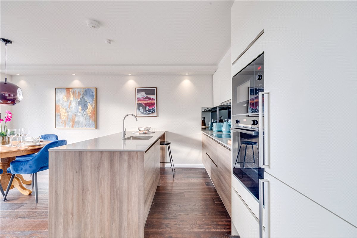 3 bedroom Flat, St. Mary Abbots Terrace, Kensington, W14 - Available, Image 6