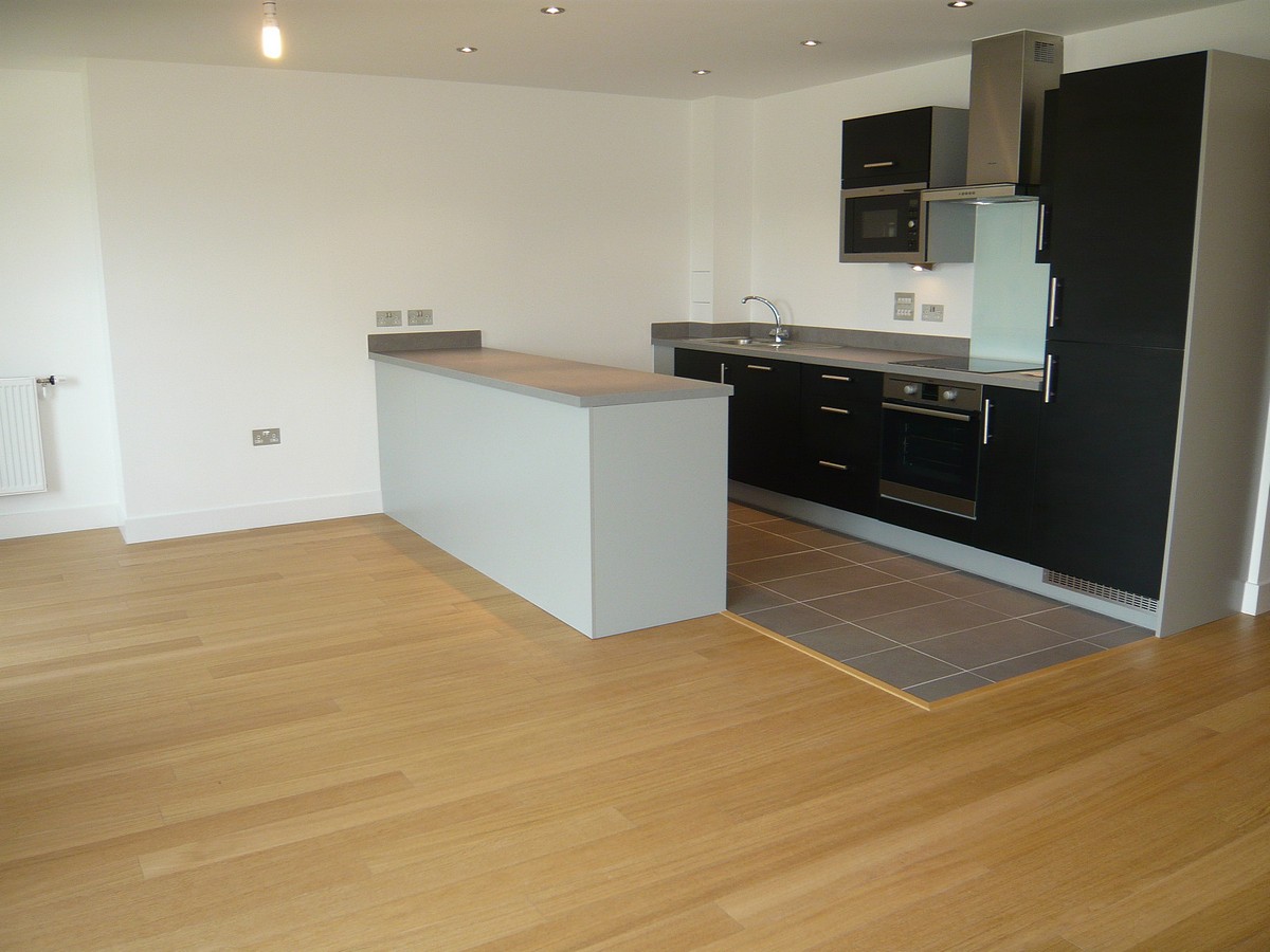 2 bedroom Flat, Park Way, Newbury, RG14 - Let Agreed, Image 8