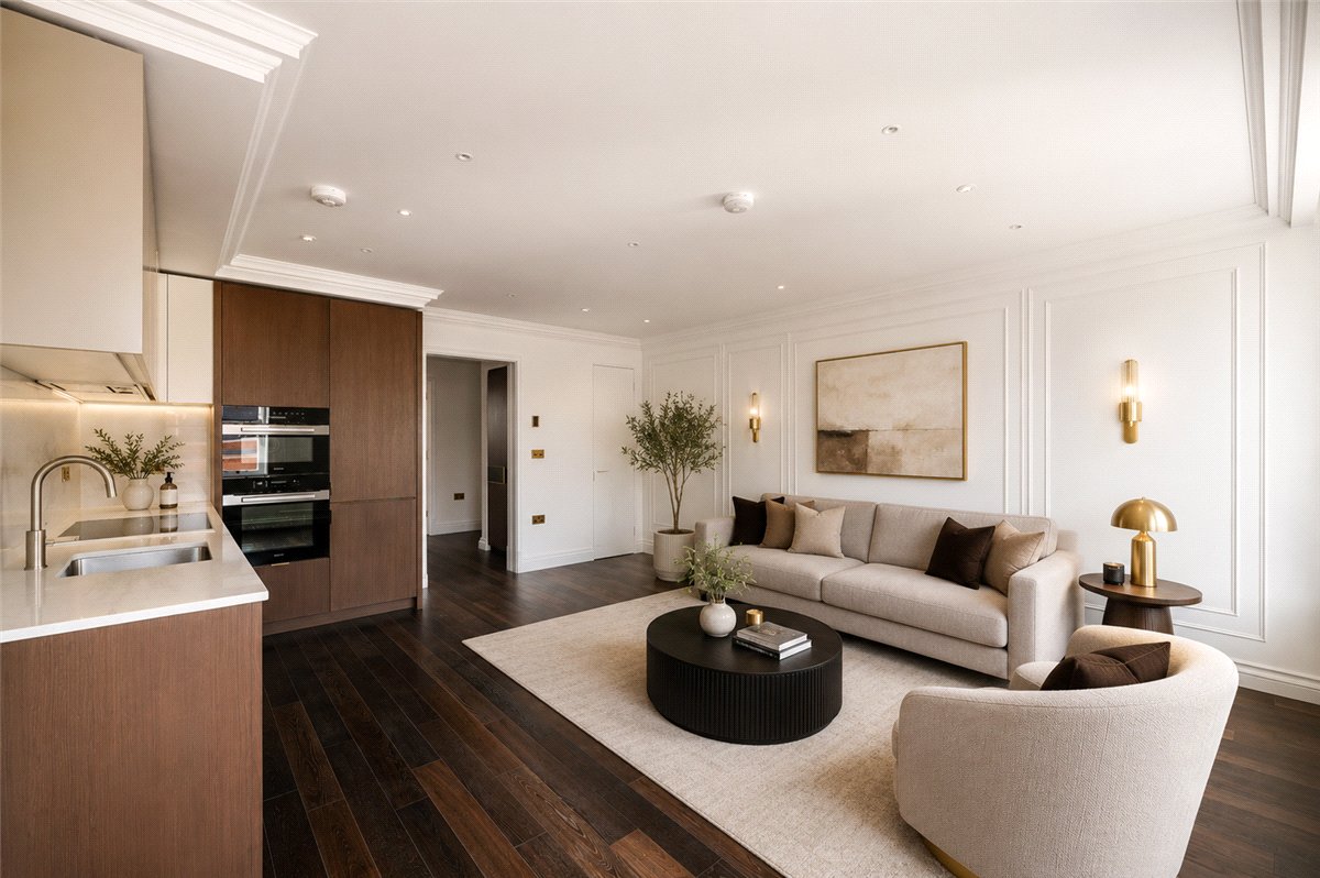 1 bedroom Flat, Charles Street, London, W1J - Available