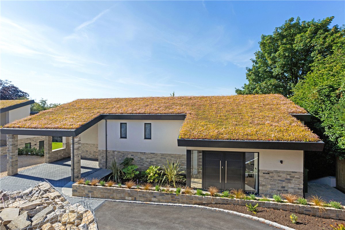 4 bedroom House, Speen Lane, Newbury, RG14 - Available