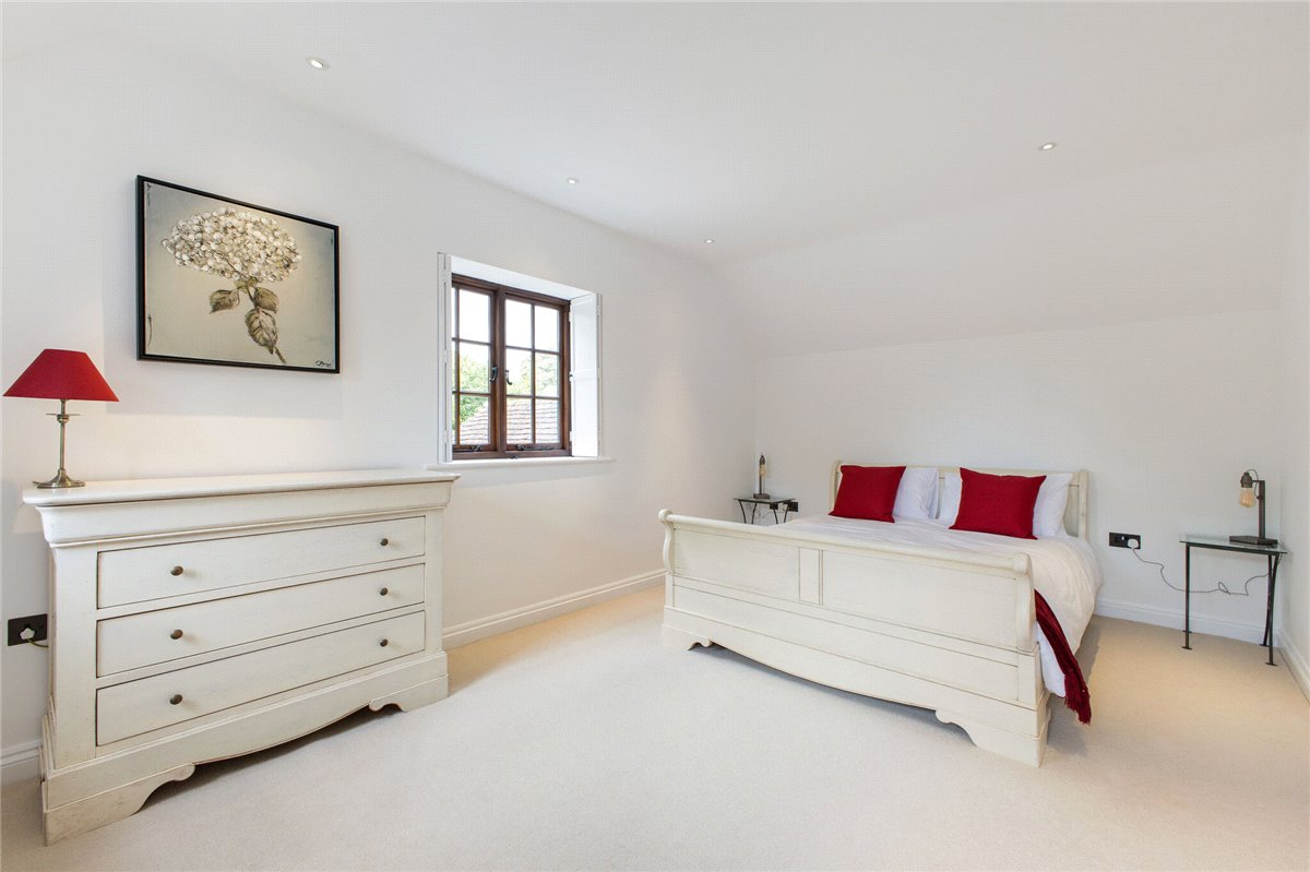 4 bedroom House, Broome Manor Lane, Swindon, SN3 - Sold, Image 12