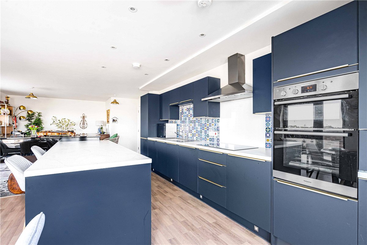 2 bedroom Flat, Patagonia Way, Cambridge, CB3 - Available, Image 5