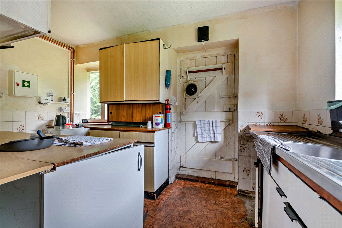 6 bedroom House, Burys Bank Road, Greenham, RG19 - Sold, Image 12