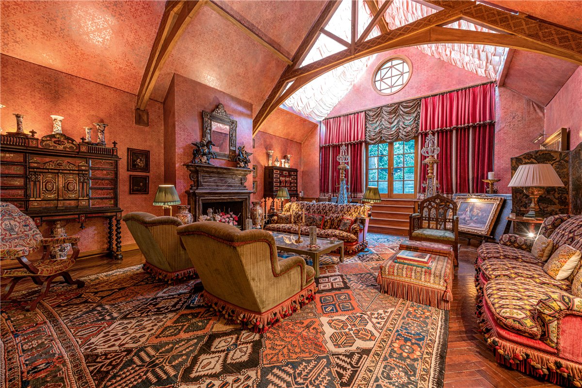 8 bedroom House, Cheyne Walk, London, SW10 - Available