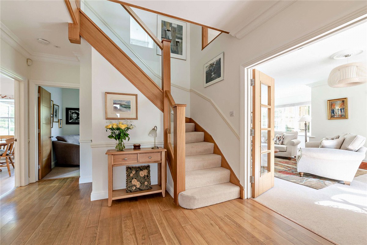 5 bedroom House, Oak Close, Baughurst, RG26 - Available, Image 2
