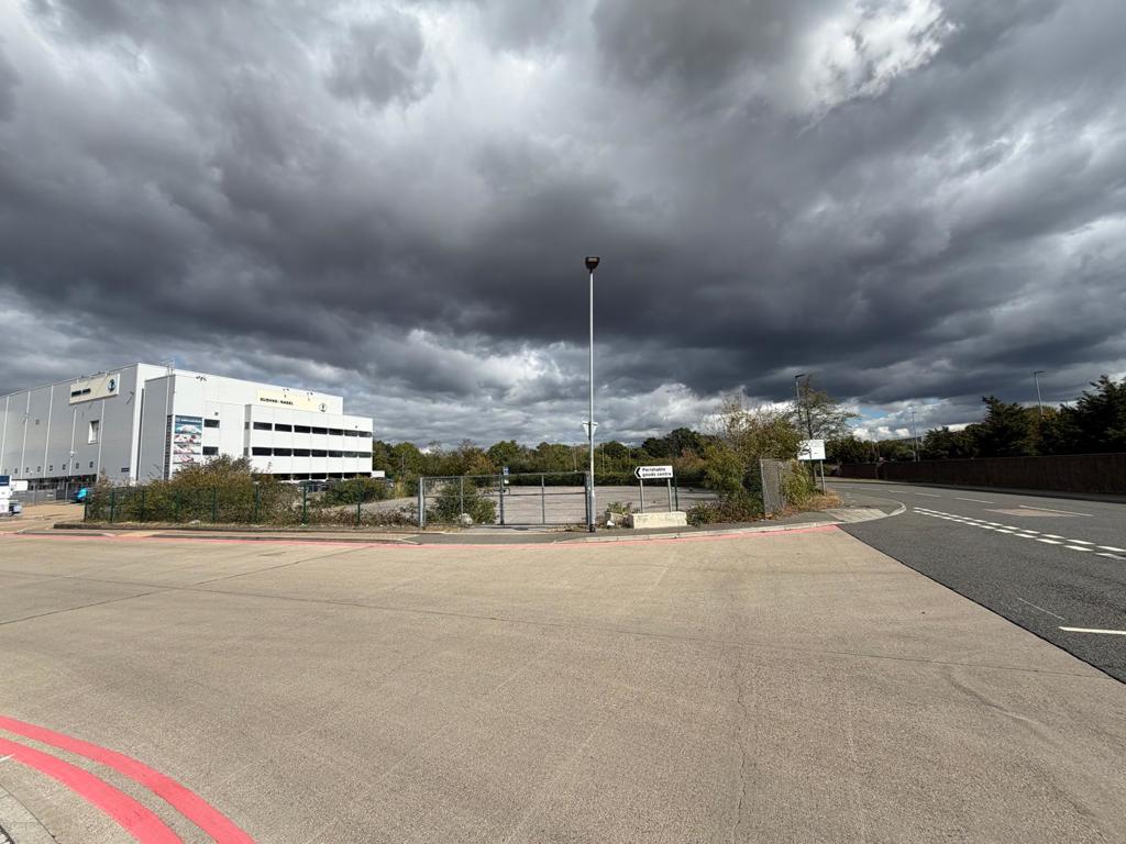 27573 Sq Ft, Eastern Perimeter Road, Hounslow, TW6 - Available, Image 3