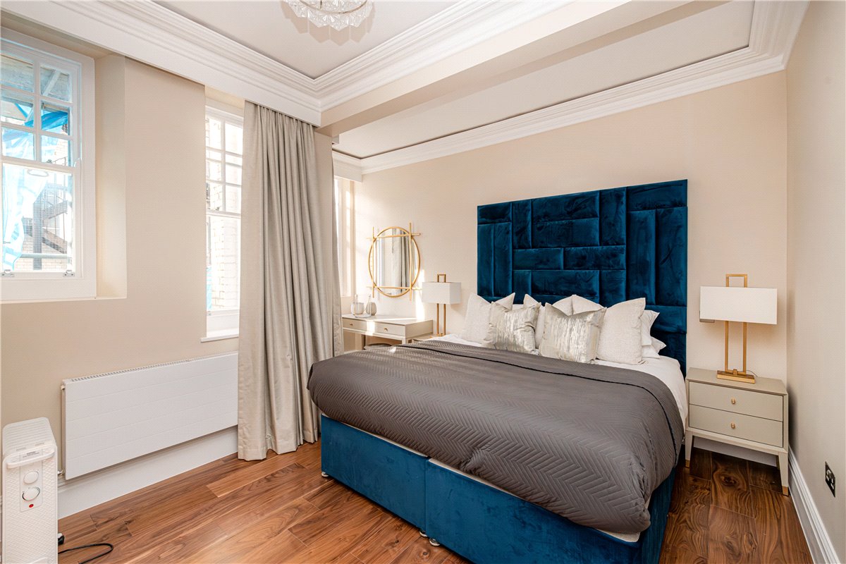 4 bedroom Flat, Duke Street, Mayfair, W1K - Available, Image 2
