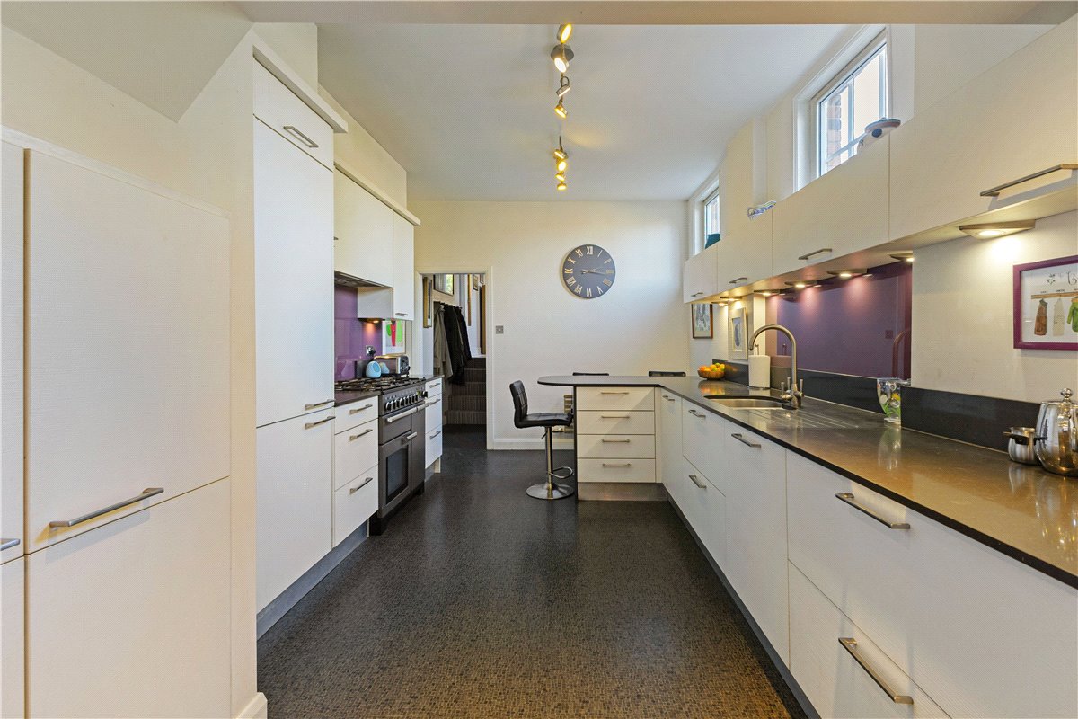 3 bedroom House, Neates Yard, Marlborough, SN8 - Sold, Image 18