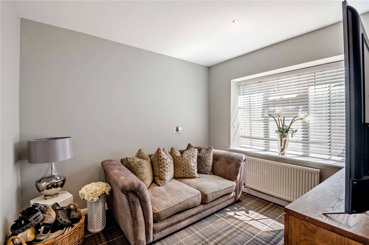 6 bedroom House, Hall Lane, Ledston, WF10 - Sold STC, Image 7
