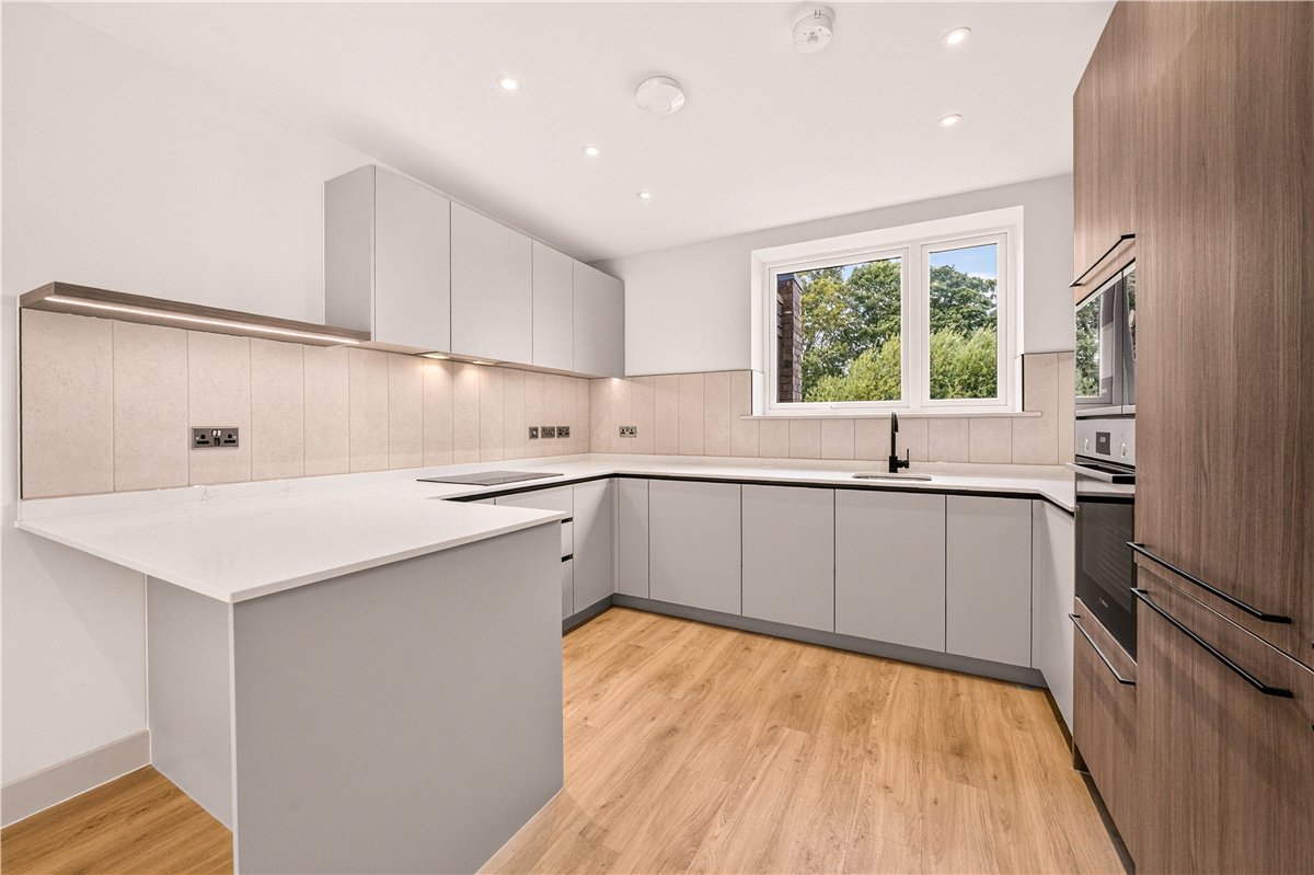 4 bedroom House, Ballast Road, Erith, DA8 - Let Agreed, Image 1