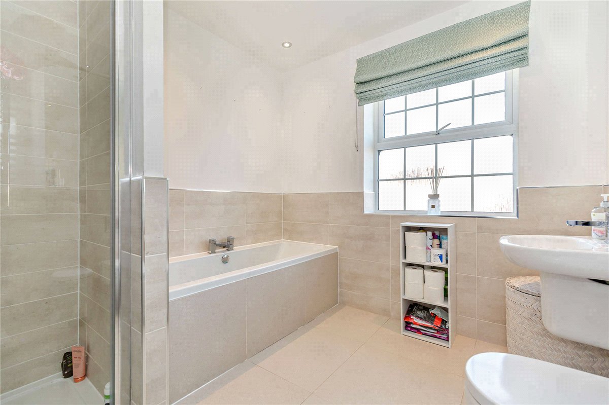 6 bedroom House, Woodland Close, Wetherby, LS22 - Available, Image 15