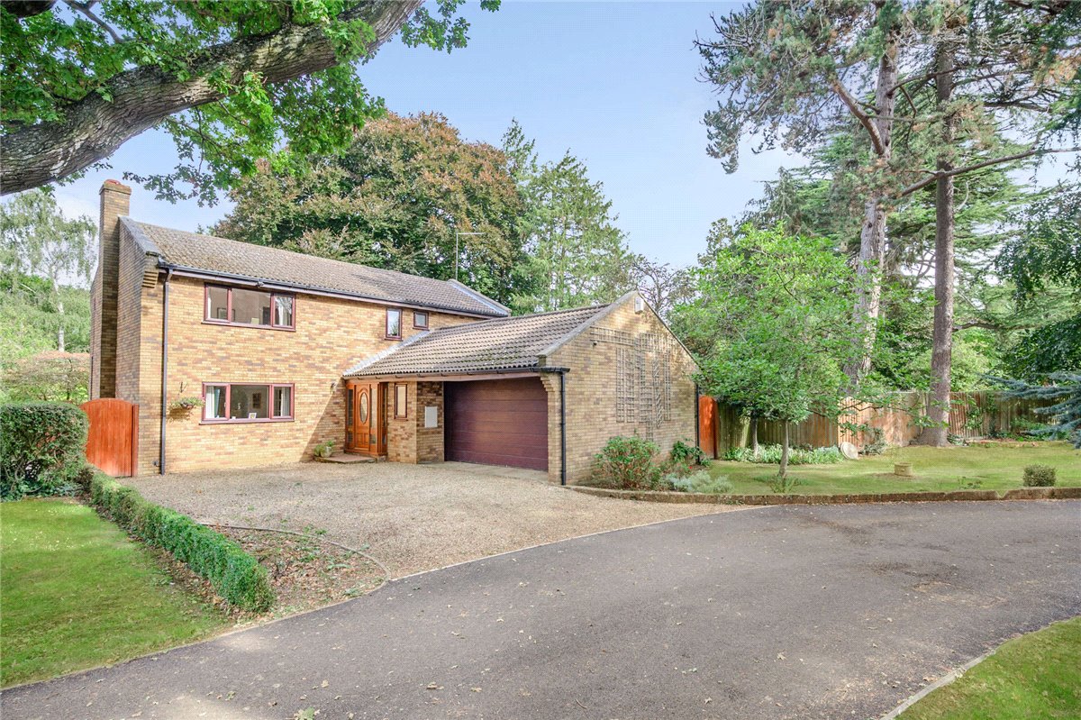 4 bedroom House, The Avenue, Dallington, NN5 - Sold