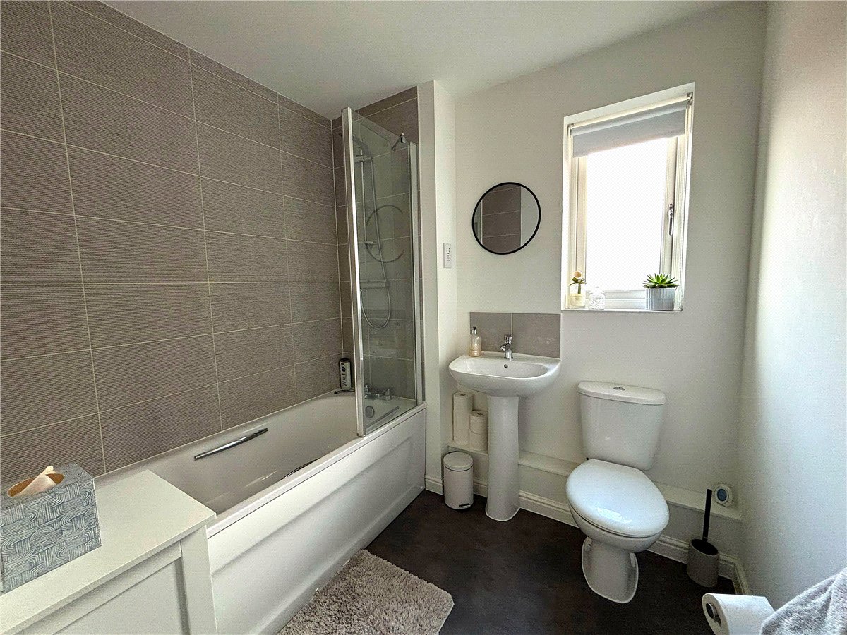 2 bedroom Flat, Stonyfield Road, Whiteley, PO15 - , Image 4