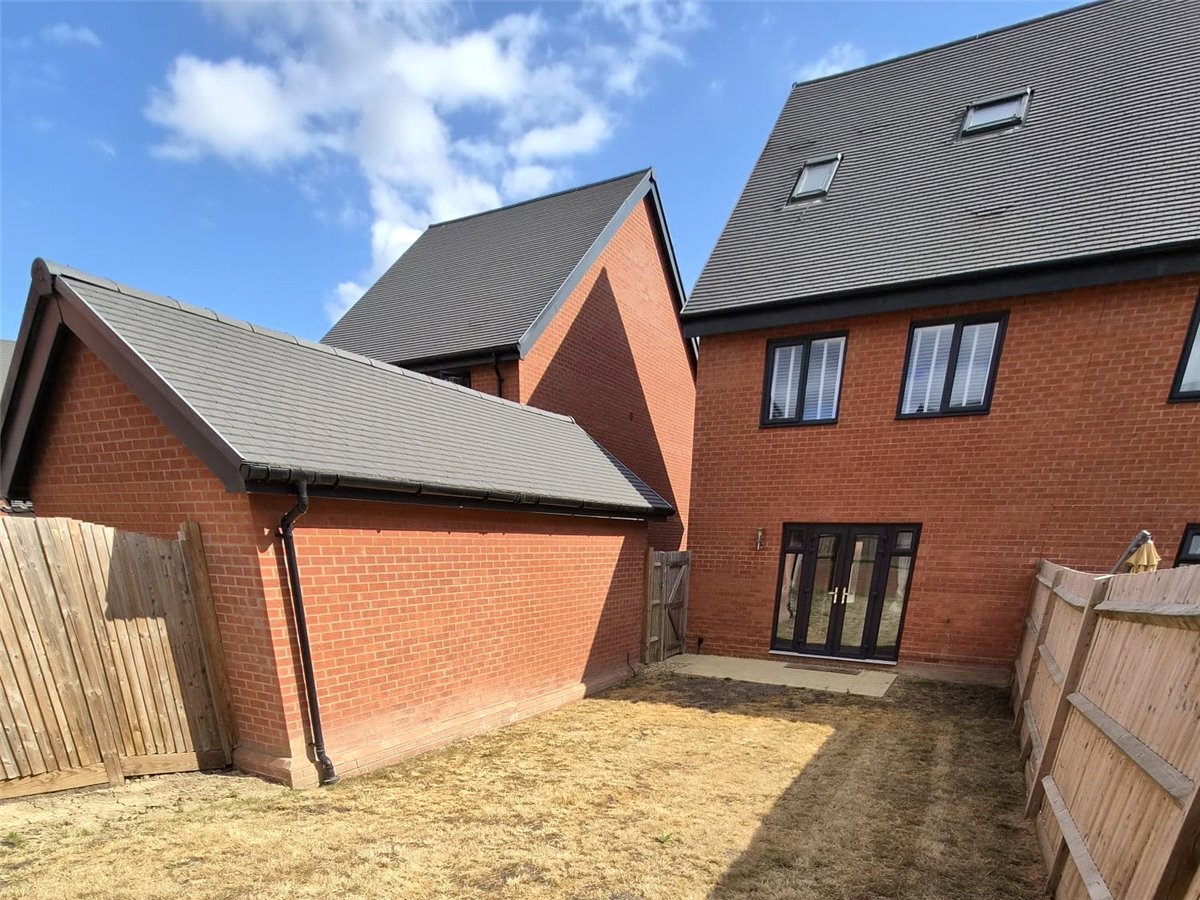 3 bedroom House, Stonyfield Road, Whiteley, PO15 - Available, Image 8
