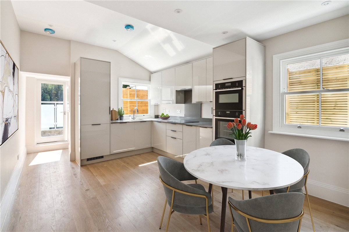 3 bedroom Flat, Bellevue Road, London, SW17 - Sold, Image 2