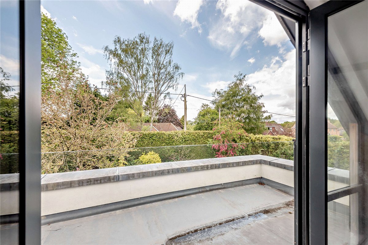 5 bedroom House, Gore End, Newbury, RG20 - Available, Image 17