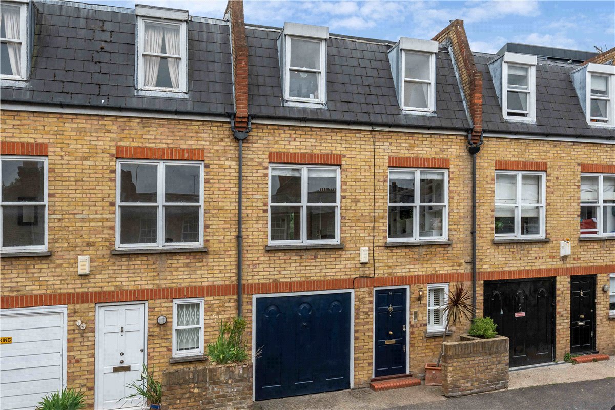4 bedroom House, Burlington Road, London, SW6 - Available, Image 1