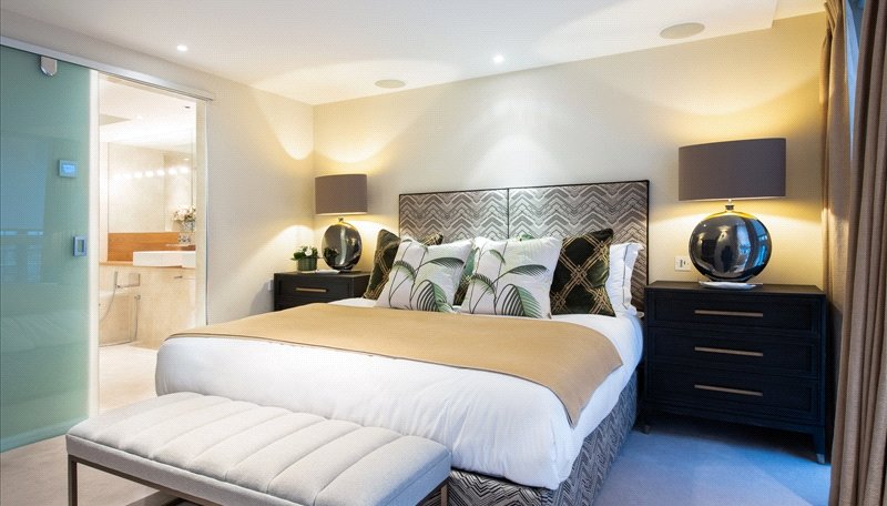 3 bedroom Flat, Young Street, London, W8 - Available, Image 9
