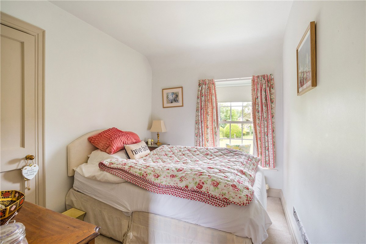4 bedroom House, Castle Street, Calne, SN11 - Available, Image 18